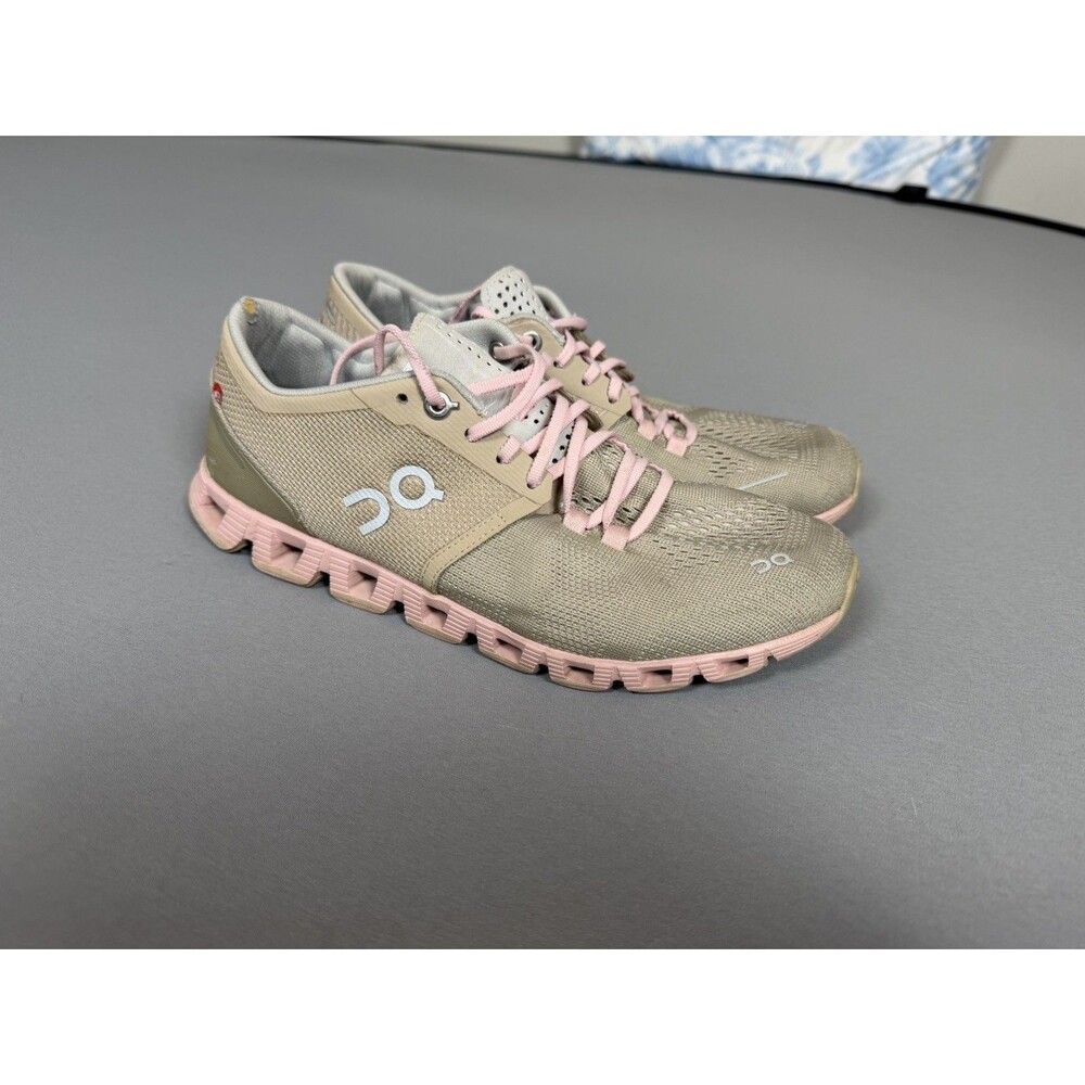 On Running Cloud Women’s Size 8 (EU 39) Tan Pink Athletic Swiss Engineering - Picture 6 of 14